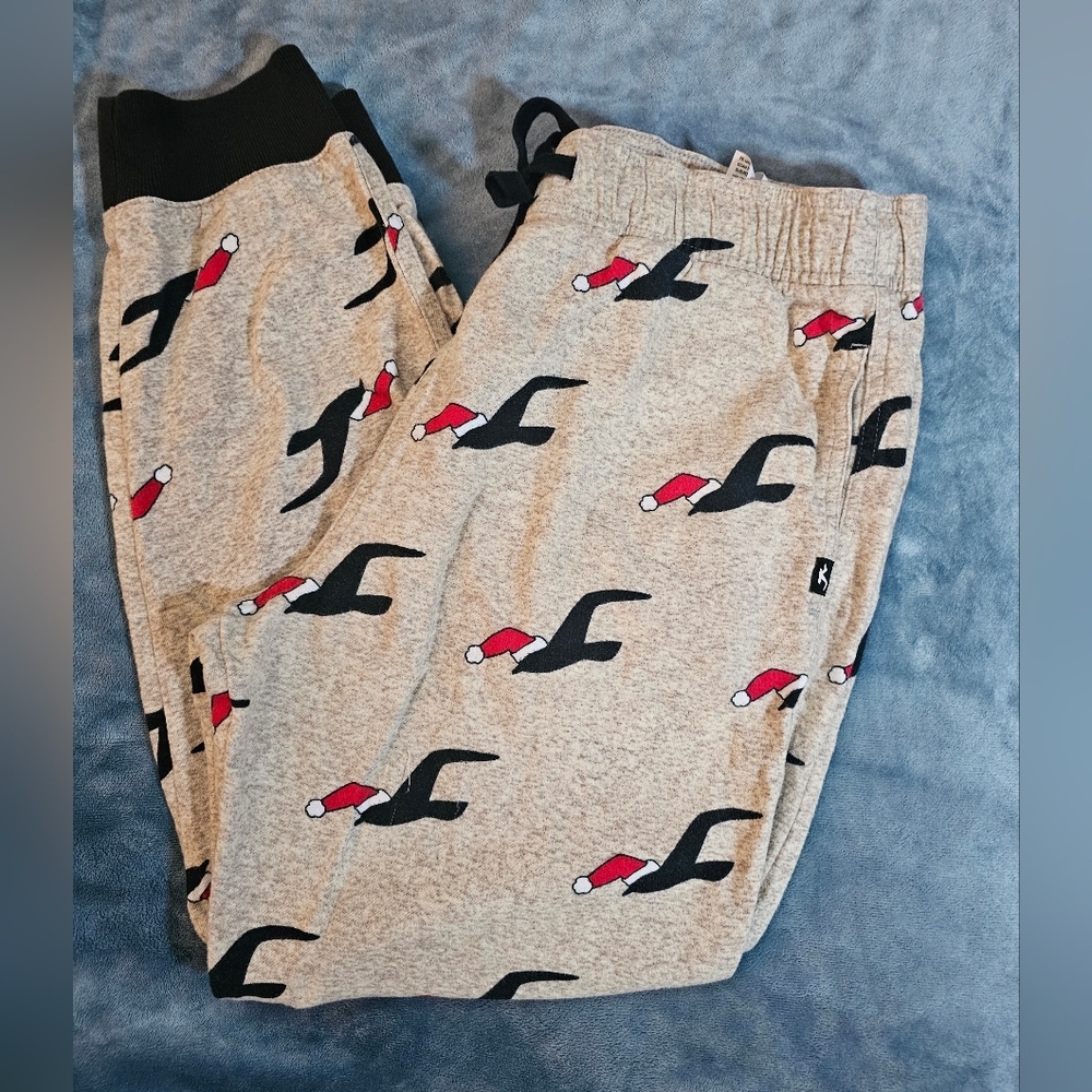 Hollister Mens  Beige Christmas Joggers with Black and Red Print  Mens Size M - Picture 12 of 14